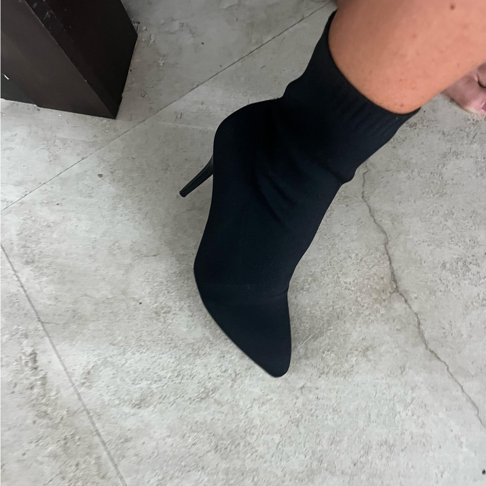 Chic Black Heeled Boots for Women - Picture 6 of 9